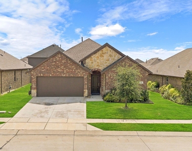 427 Pleasant Hill Lane - Photo Thumbnail 1