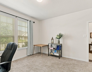 427 Pleasant Hill Lane - Photo Thumbnail 5