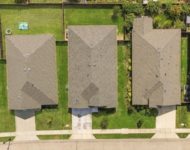 427 Pleasant Hill Lane - Photo Thumbnail 2