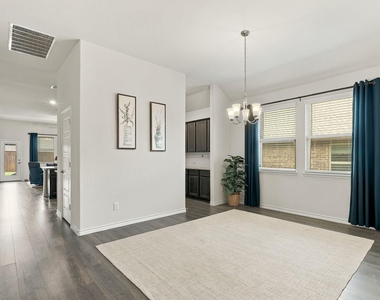 427 Pleasant Hill Lane - Photo Thumbnail 7