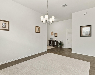 427 Pleasant Hill Lane - Photo Thumbnail 9