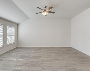 240 Evermore Lane - Photo Thumbnail 16