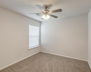 240 Evermore Lane - Photo Thumbnail 31