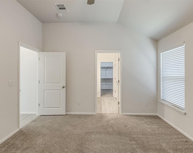 240 Evermore Lane - Photo Thumbnail 24