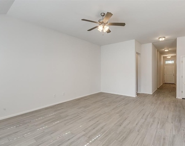 240 Evermore Lane - Photo Thumbnail 15