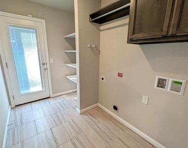 936 Sw 139th Street - Photo Thumbnail 13