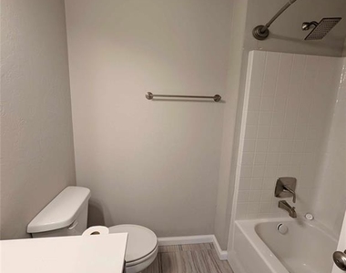 936 Sw 139th Street - Photo Thumbnail 11