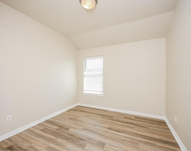 5012 Alpine Meadows Drive - Photo Thumbnail 11