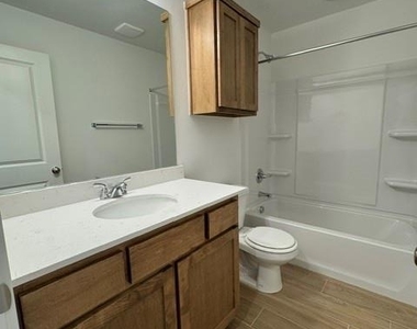 17500 Moss Farm Road - Photo Thumbnail 2