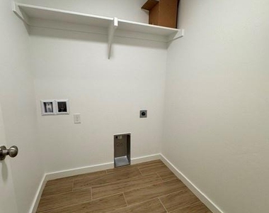 17500 Moss Farm Road - Photo Thumbnail 11