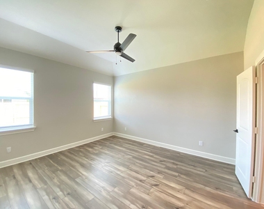2109 Atwood Drive - Photo Thumbnail 8