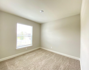 2109 Atwood Drive - Photo Thumbnail 10