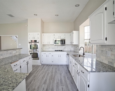 6813 Hickory Hollow Lane - Photo Thumbnail 5