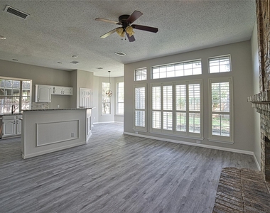 6813 Hickory Hollow Lane - Photo Thumbnail 11