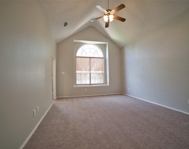 6813 Hickory Hollow Lane - Photo Thumbnail 13