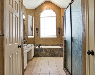 6813 Hickory Hollow Lane - Photo Thumbnail 15