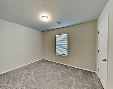 9432 Sw 44th Terrace - Photo Thumbnail 12