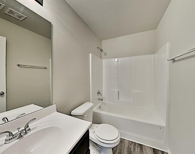 9432 Sw 44th Terrace - Photo Thumbnail 13
