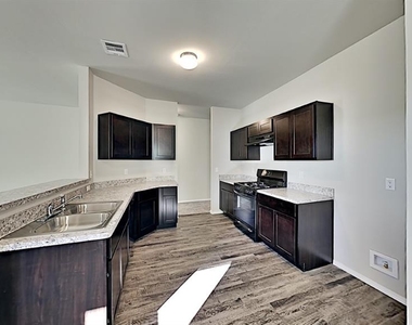 9432 Sw 44th Terrace - Photo Thumbnail 6