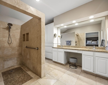 221 Freedom Court - Photo Thumbnail 16
