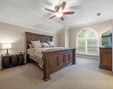 221 Freedom Court - Photo Thumbnail 13