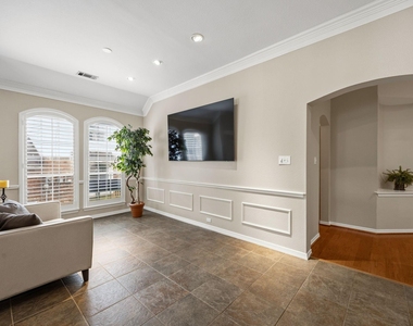 221 Freedom Court - Photo Thumbnail 5