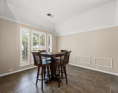221 Freedom Court - Photo Thumbnail 4