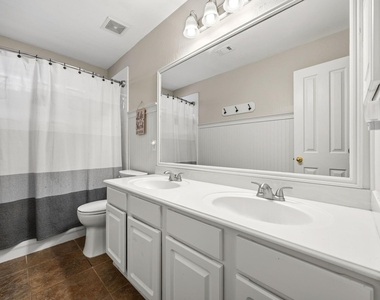 221 Freedom Court - Photo Thumbnail 18