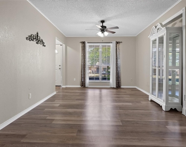 105 Murray Street - Photo Thumbnail 11
