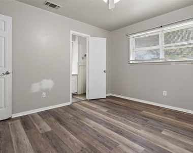 105 Murray Street - Photo Thumbnail 19