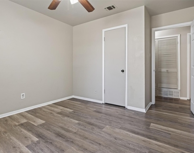 105 Murray Street - Photo Thumbnail 14