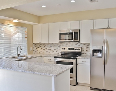 302 Linkwood Drive - Photo Thumbnail 5