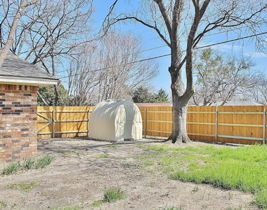 302 Linkwood Drive - Photo Thumbnail 22