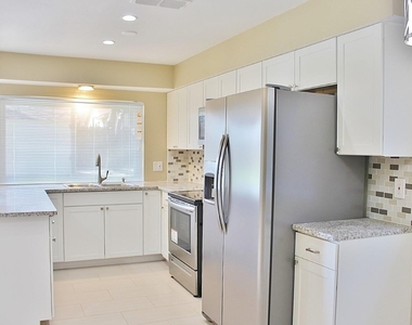 302 Linkwood Drive - Photo Thumbnail 6