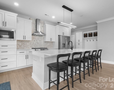 3888 12th Street Ne - Photo Thumbnail 8