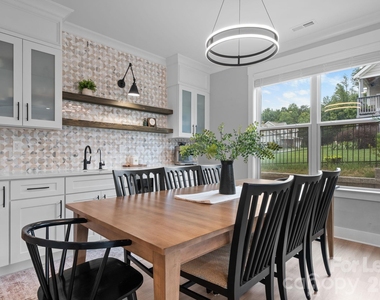 3888 12th Street Ne - Photo Thumbnail 4