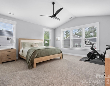 3888 12th Street Ne - Photo Thumbnail 12