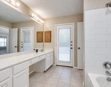 525 Grace Lane - Photo Thumbnail 9
