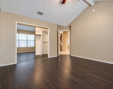 525 Grace Lane - Photo Thumbnail 8