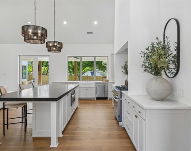 11131 Hillcrest Road - Photo Thumbnail 13