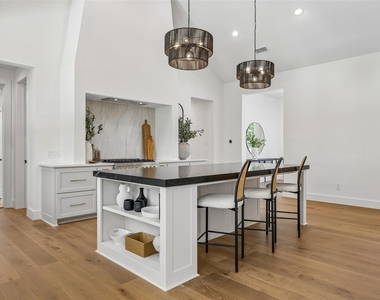11131 Hillcrest Road - Photo Thumbnail 9