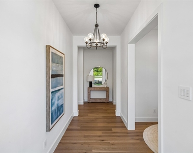 11131 Hillcrest Road - Photo Thumbnail 2