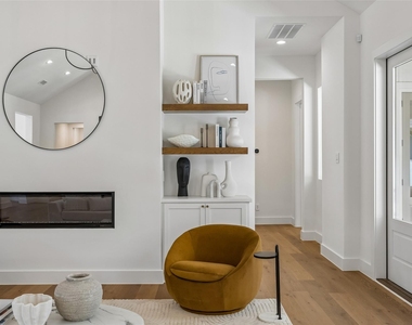 11131 Hillcrest Road - Photo Thumbnail 8