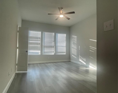 3104 Ferrero Lane - Photo Thumbnail 13