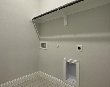 3104 Ferrero Lane - Photo Thumbnail 15
