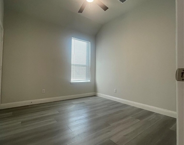 3104 Ferrero Lane - Photo Thumbnail 9