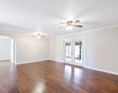2708 N Avenue - Photo Thumbnail 4