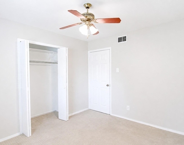 2708 N Avenue - Photo Thumbnail 19