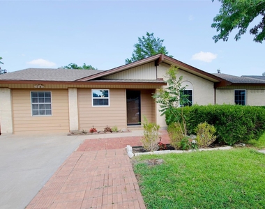2708 N Avenue - Photo Thumbnail 1