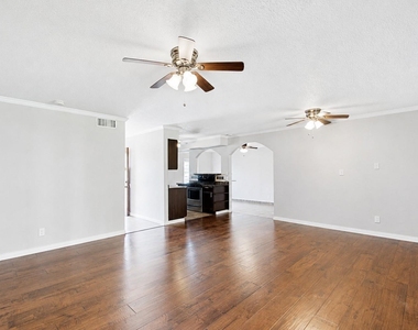 2708 N Avenue - Photo Thumbnail 6